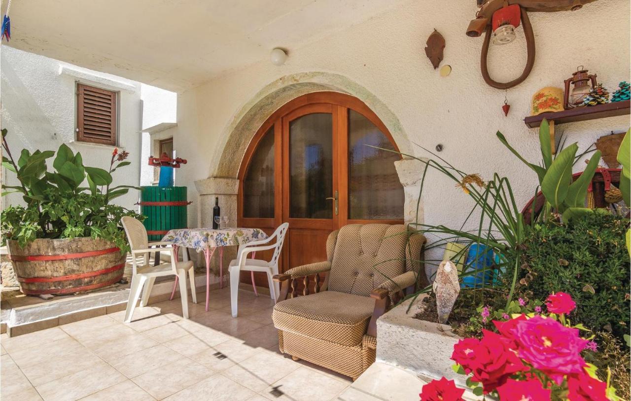 Pet Friendly Apartment In Porec With Wifi Εξωτερικό φωτογραφία