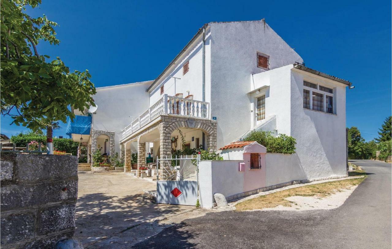 Pet Friendly Apartment In Porec With Wifi Εξωτερικό φωτογραφία